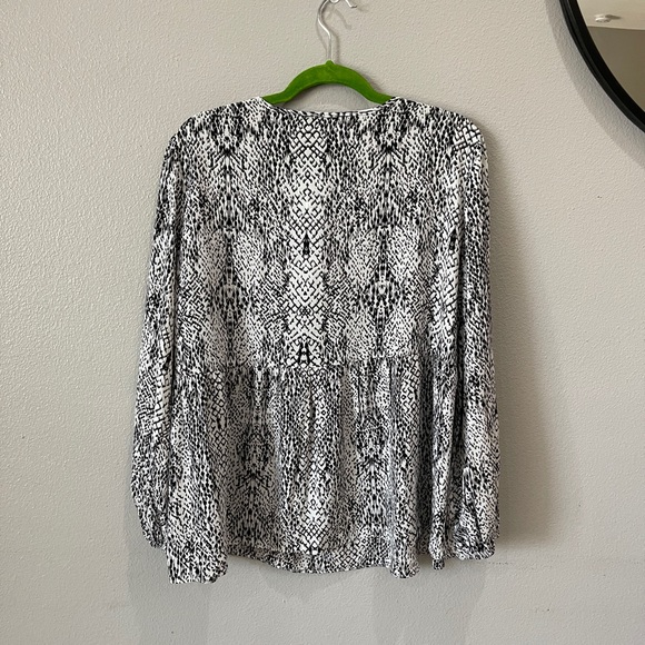 SHEIN snake print 1X babydoll tie neck top black white - Picture 7 of 7